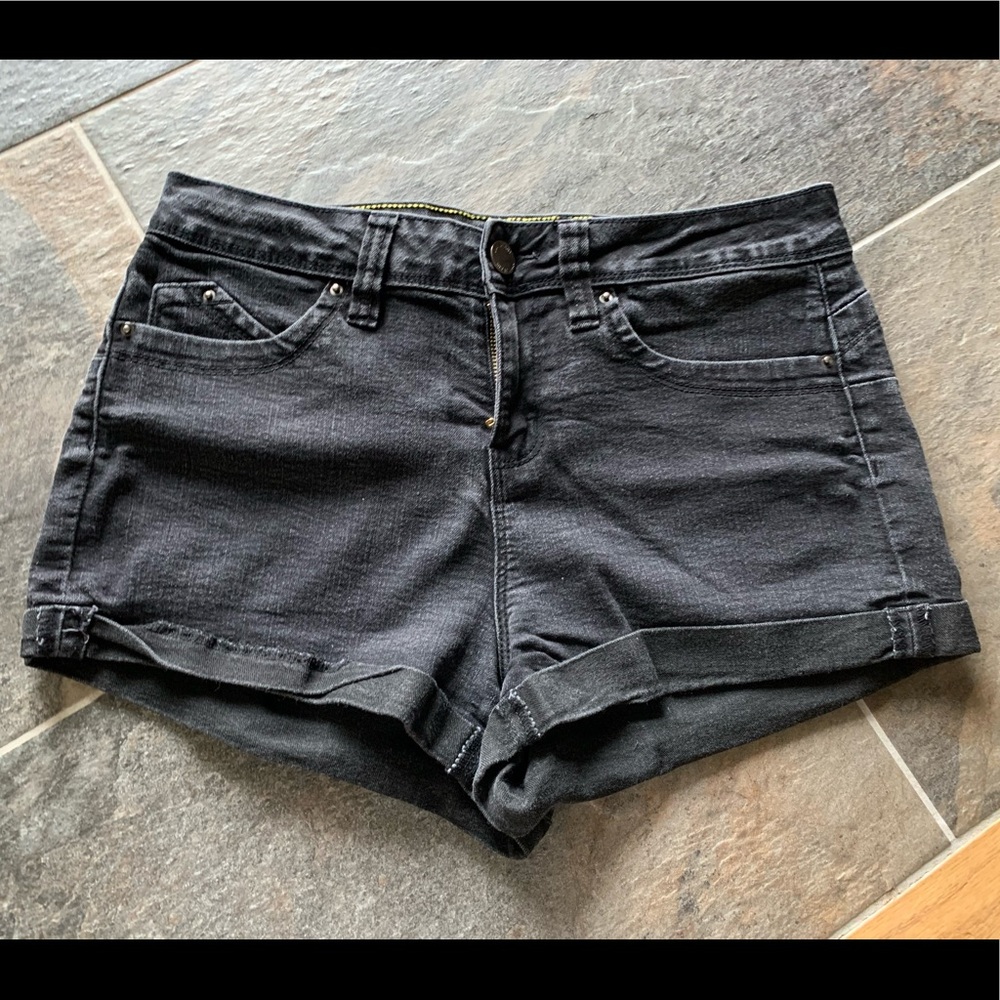 YMI “Wanna Betta Butt” Black Jean Shorts!